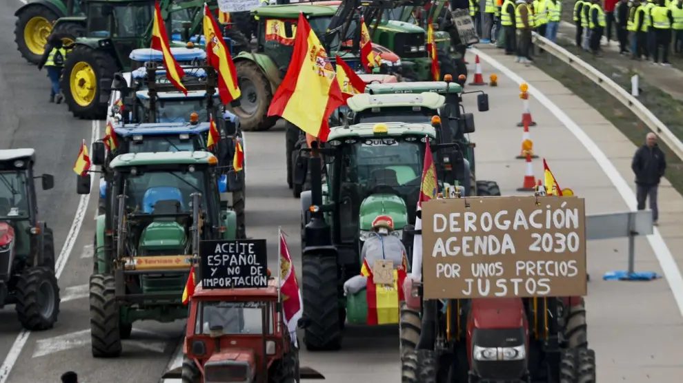 Quién está detrás de la plataforma que planea llevar tractores a Madrid Quién está detrás de la plataforma que planea llevar tractores a Madrid