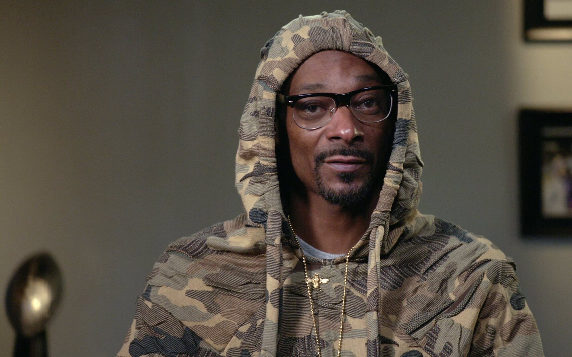 Snoop Dogg se disculpa públicamente por sus comentarios homófobos sobre la escena lésbica de Lightyear y pide ayuda para aprender Snoop Dogg se disculpa públicamente por sus comentarios homófobos sobre la escena lésbica de Lightyear y pide ayuda para aprender