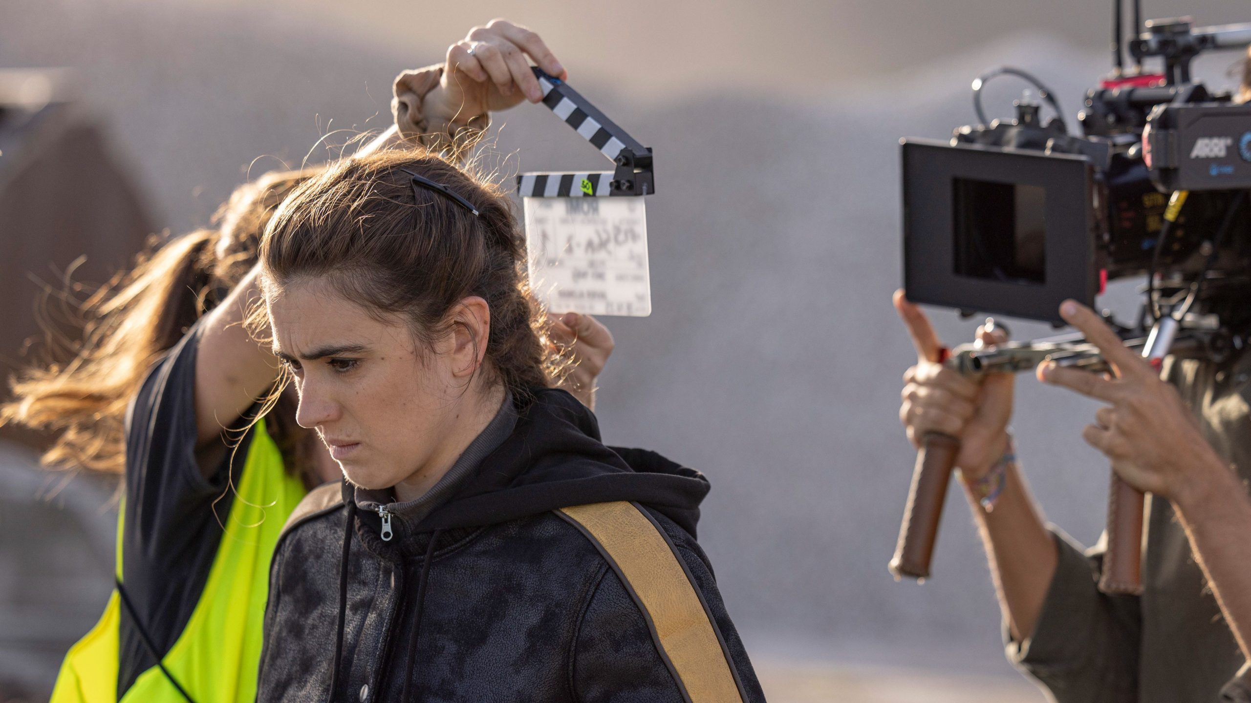 “Romi”, la nueva serie de Mediaset España, está protagonizada por una investigadora con discapacidad auditiva y grandes talentos e intuición.