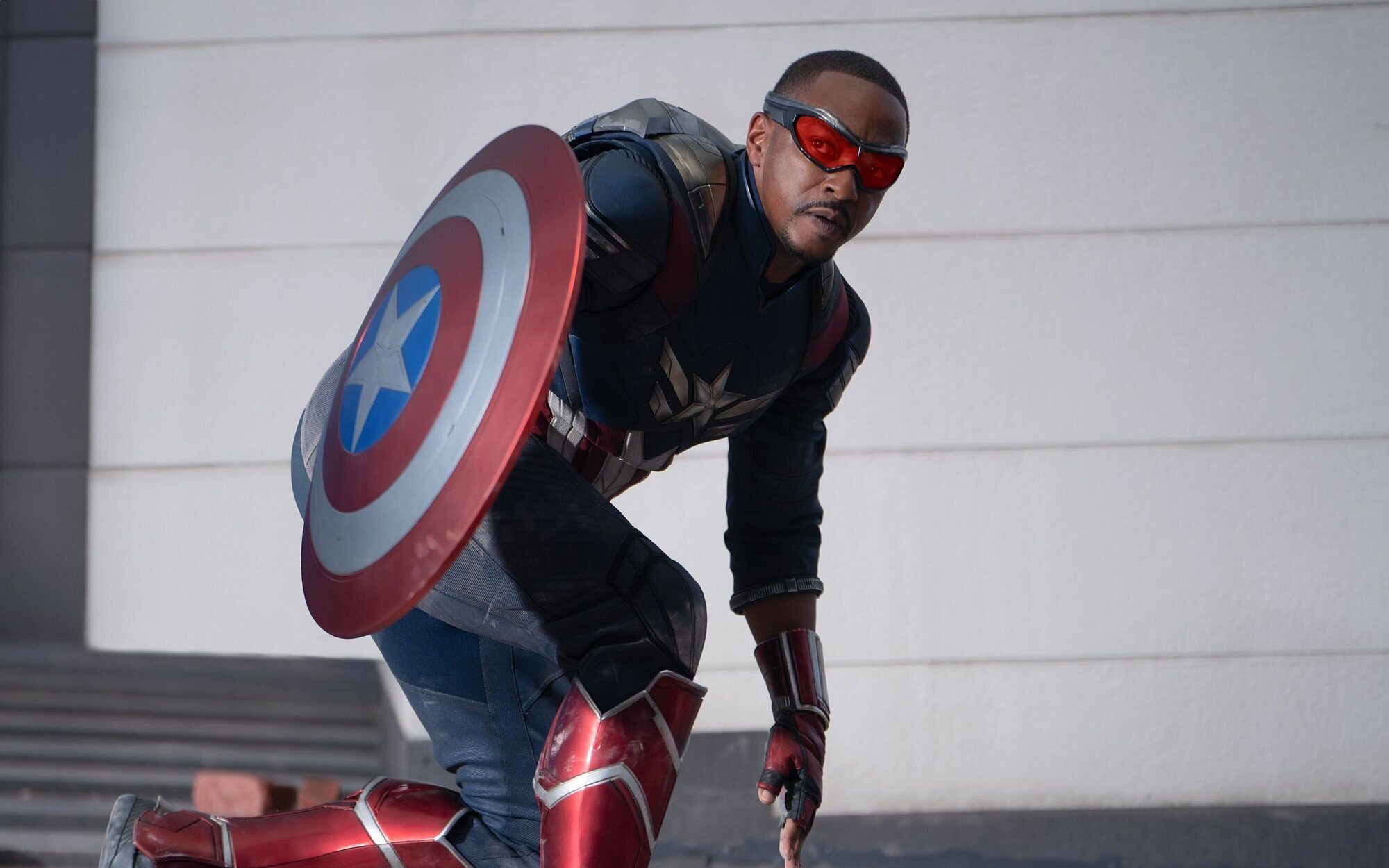 Anthony Mackie asegura el “clásico espíritu Marvel” en ‘Vengadores: Doomsday’