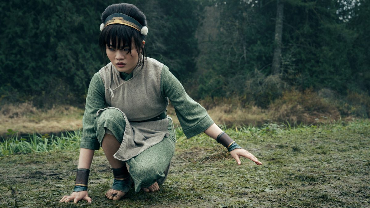 Miya Cech como Toph en Avatar La Leyenda de Aang Temporada 2 Netflix