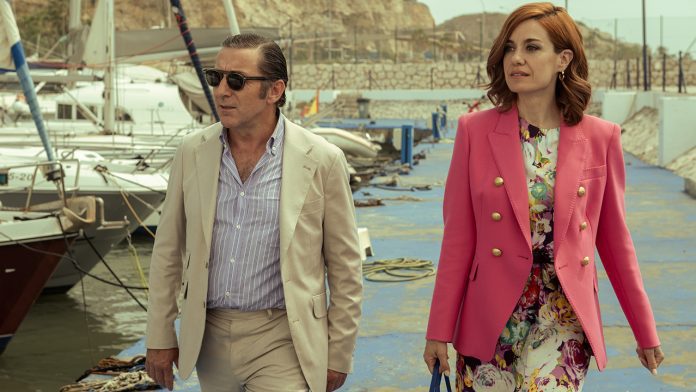 Antonio de la Torre y Alexandra Jiménez en una escena de Grande de España, la comedia española de Netflix