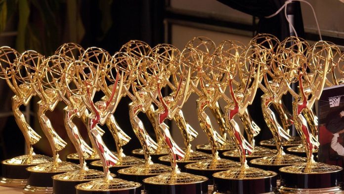 Estatuillas doradas de los Premios Emmy