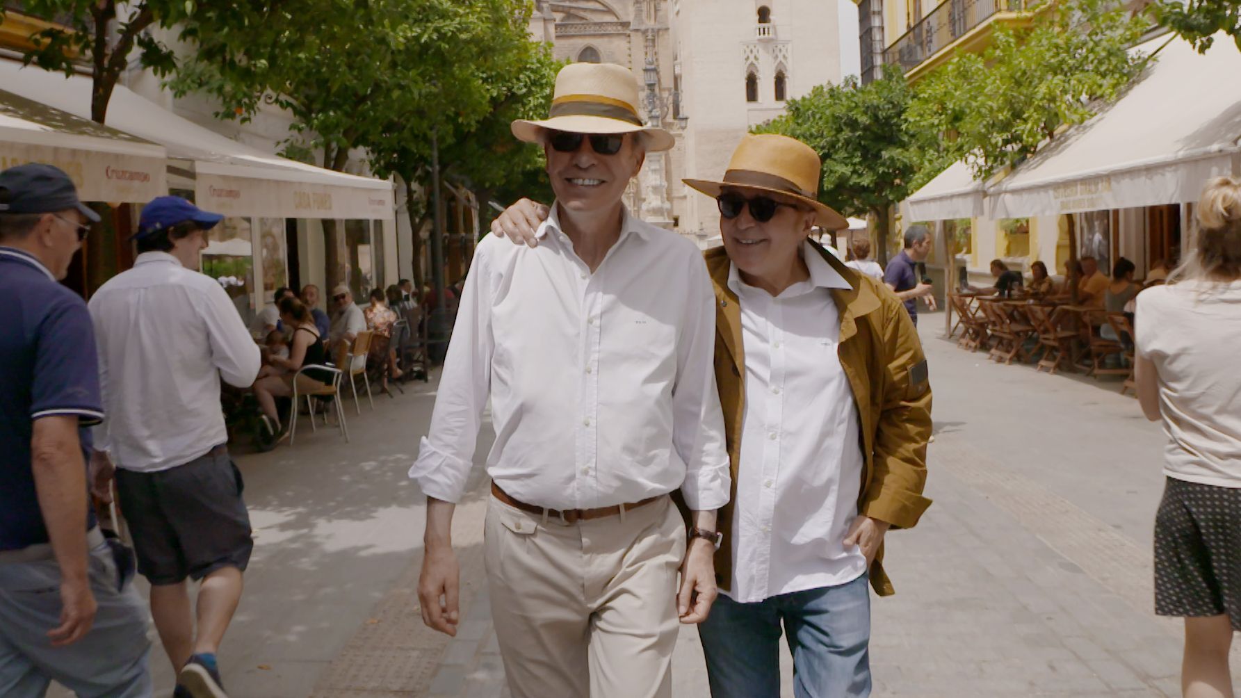 ‘Viajeros Cuatro’ descubre el encanto de Sevilla con Victorio & Lucchino, La Húngara, Gonzalo Montoya y Pablo Carbonell