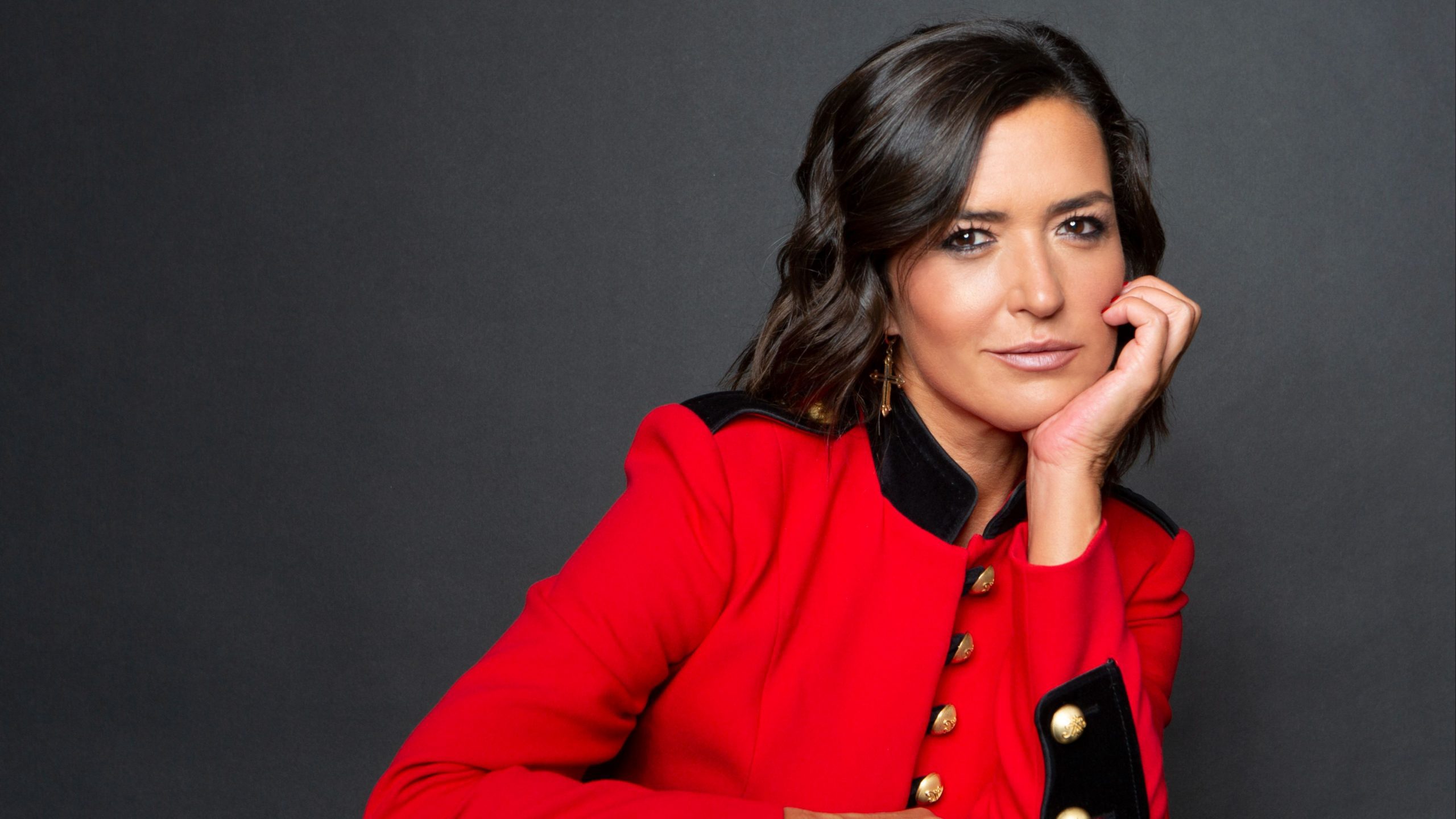 Alejandra Andrade presenta dos entregas especiales de ‘Fuera de Cobertura’ centradas en la epidemia letal de Fentanilo.