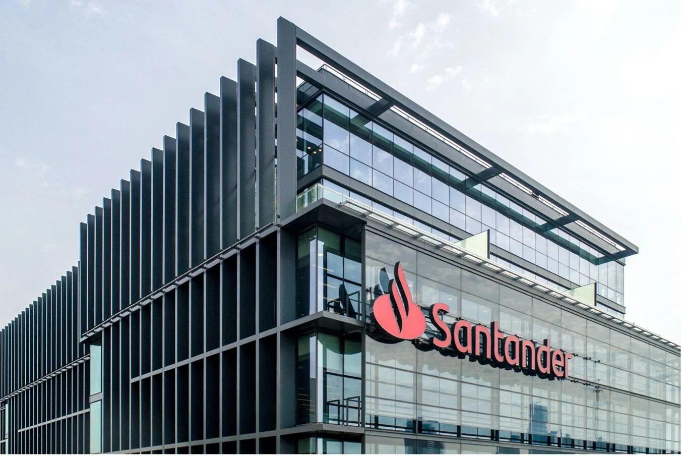 Santander avanza en su programa de recompra de acciones