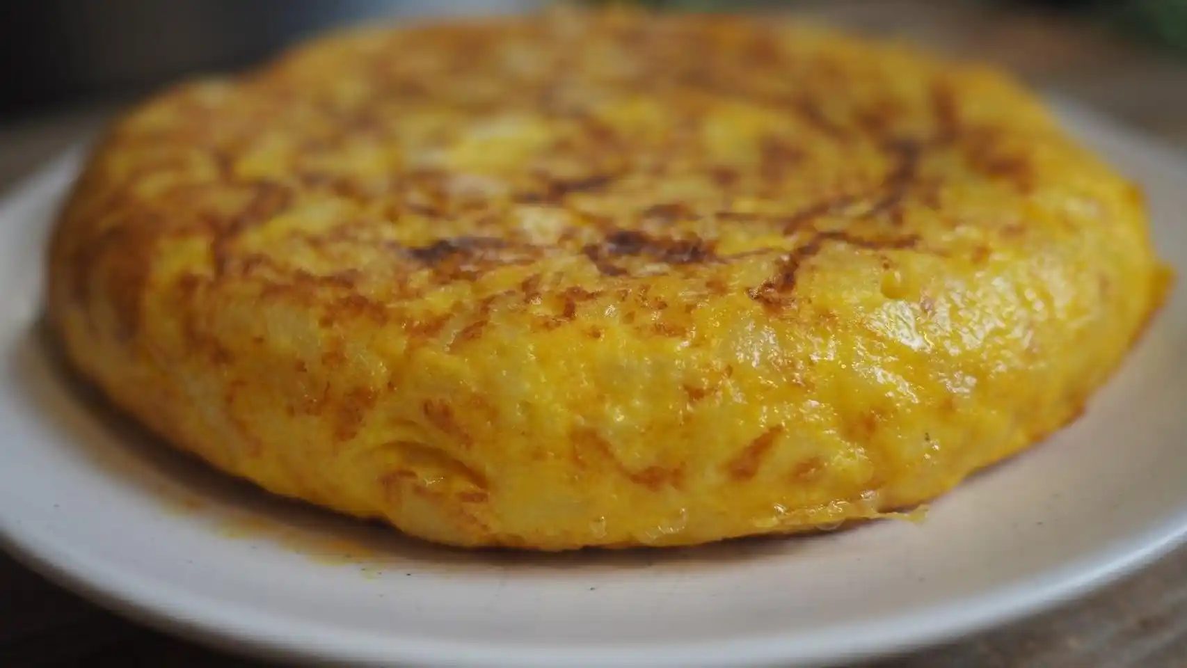 Esta es la mejor tortilla de patata de supermercado según la OCU (y no es de Lidl ni de Mercadona)