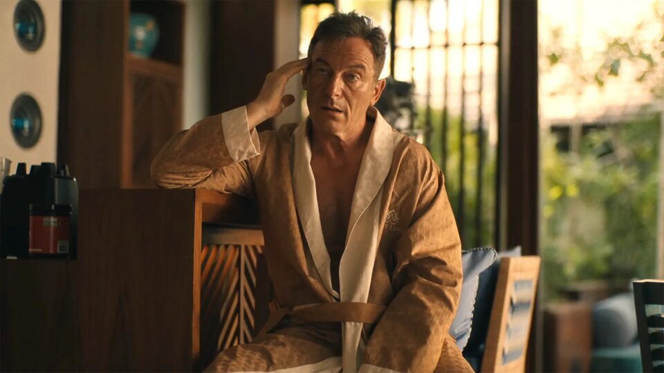 Otro desnudo de Jason Isaacs en 'The White Lotus'