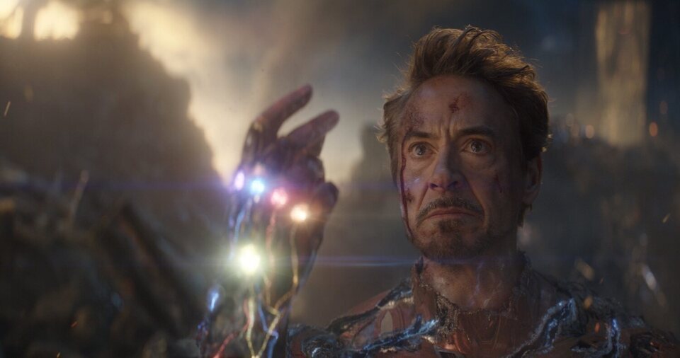 Robert Downey Jr interpretando a Iron Man