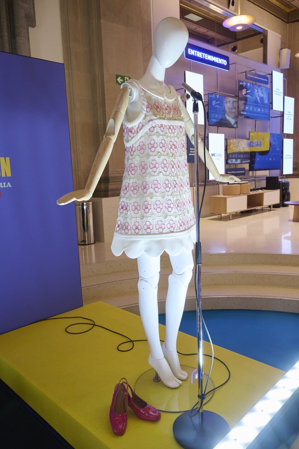 Exposición del vestuario de 'La canción' en Espacio Movistar