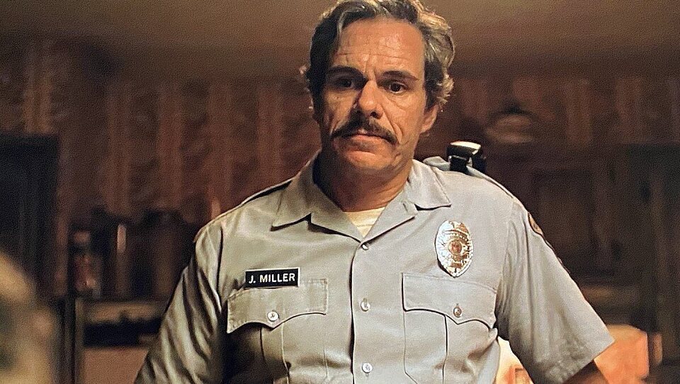 Javier Miller (Tony Dalton), padre de Joel y Tommy, en 'The Last of Us'