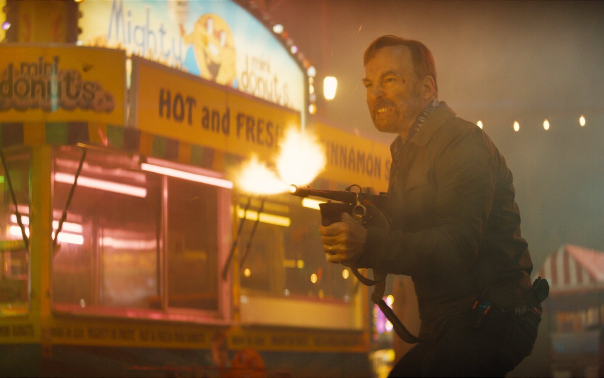 El nuevo tráiler de ‘Nadie 2’ presenta acción desenfrenada con Bob Odenkirk y Sharon Stone