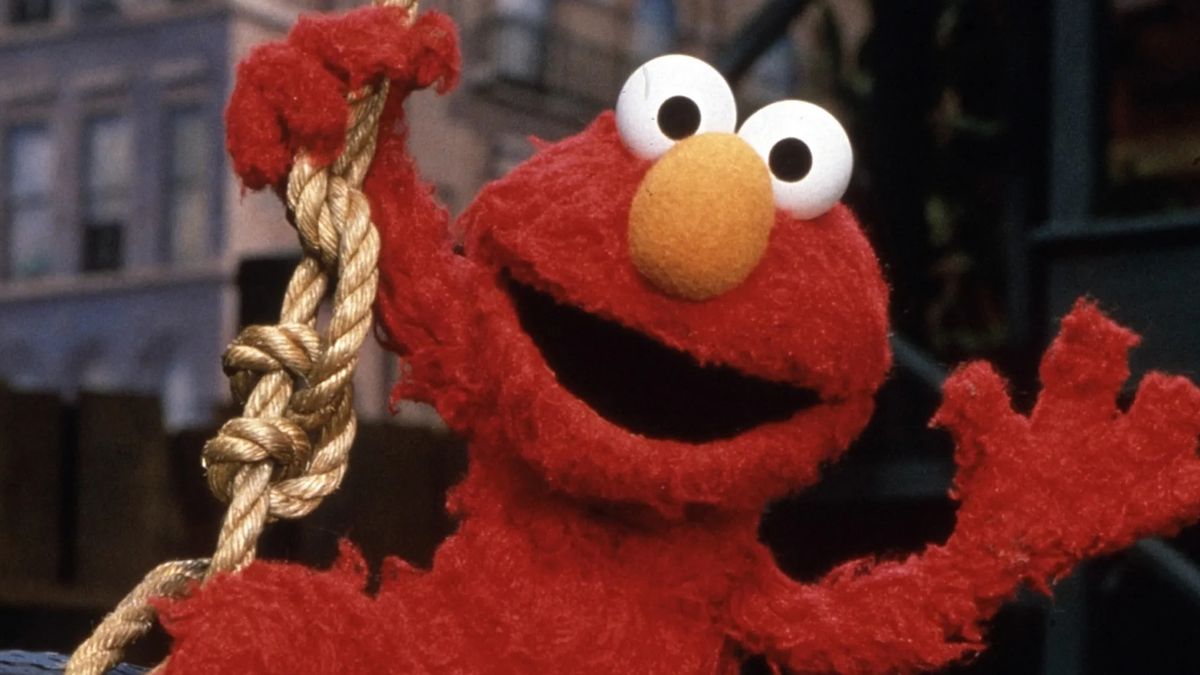 Hackean la cuenta de Elmo y publican mensajes de odio en su perfil de Twitter
