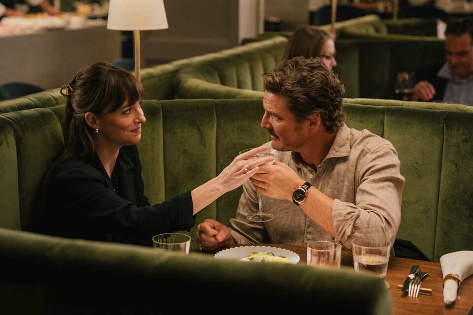 Dakota Johnson y Pedro Pascal en 'Materialistas'