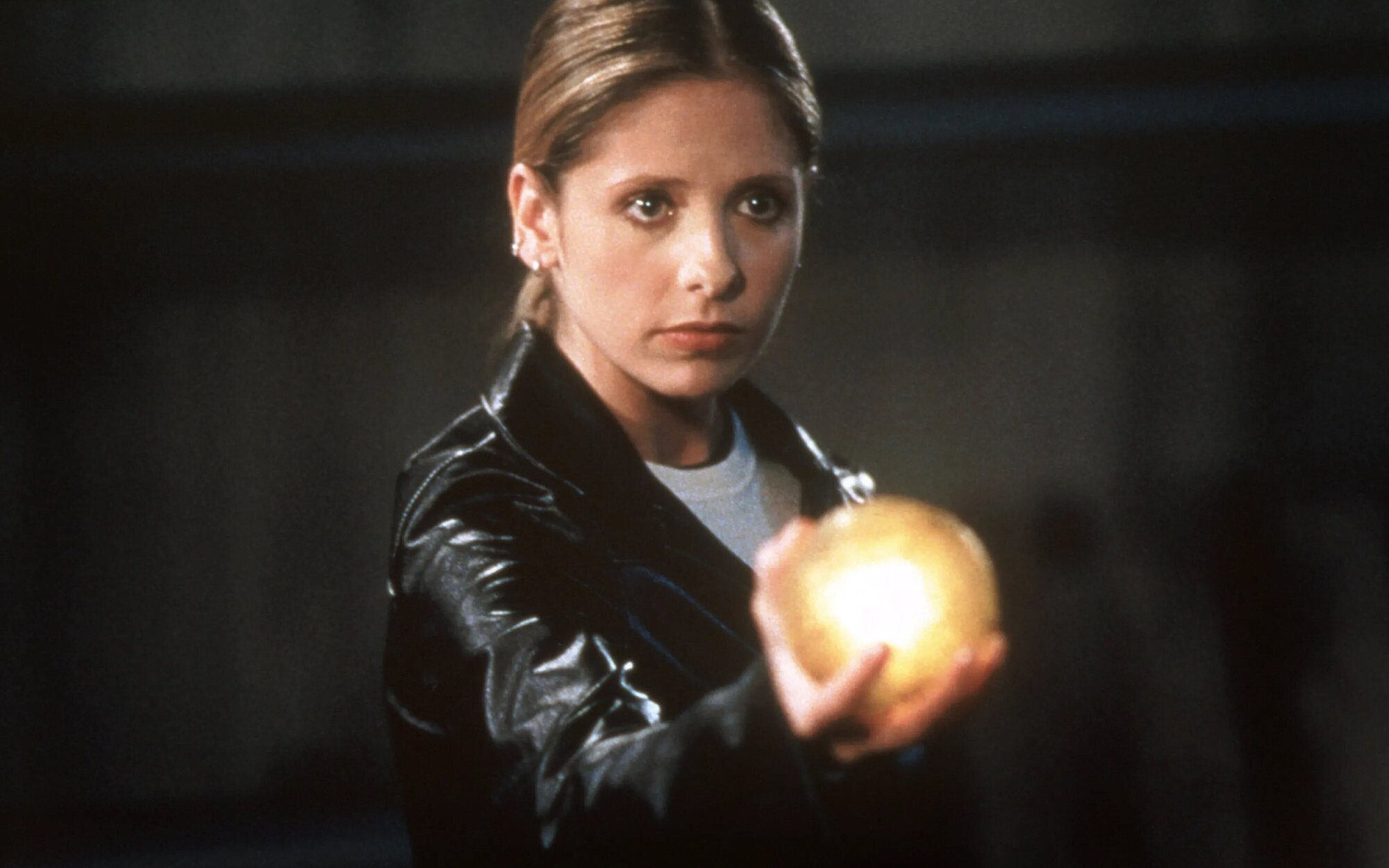 Sarah Michelle Gellar sorprende con radical cambio de look corporativo en el set de la nueva serie de Buffy