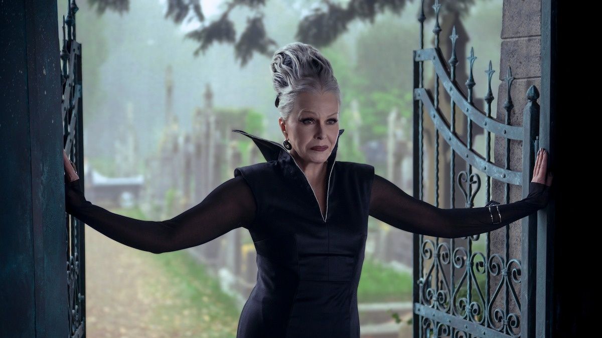 Joanna Lumley se incorpora como nueva estrella a la segunda temporada de “Miércoles” y promete sacudir el universo Addams en Netflix