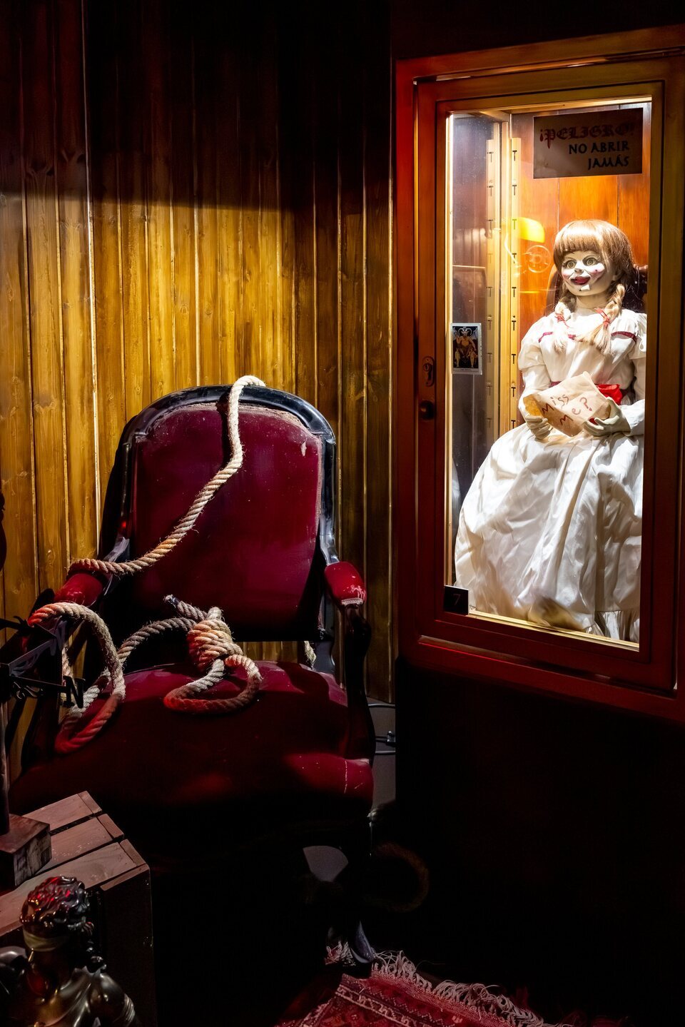 Vitrina de la muñeca Anabelle