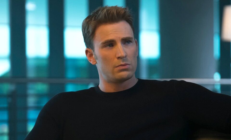 Chris Evans como Steve Rogers/Capitán América