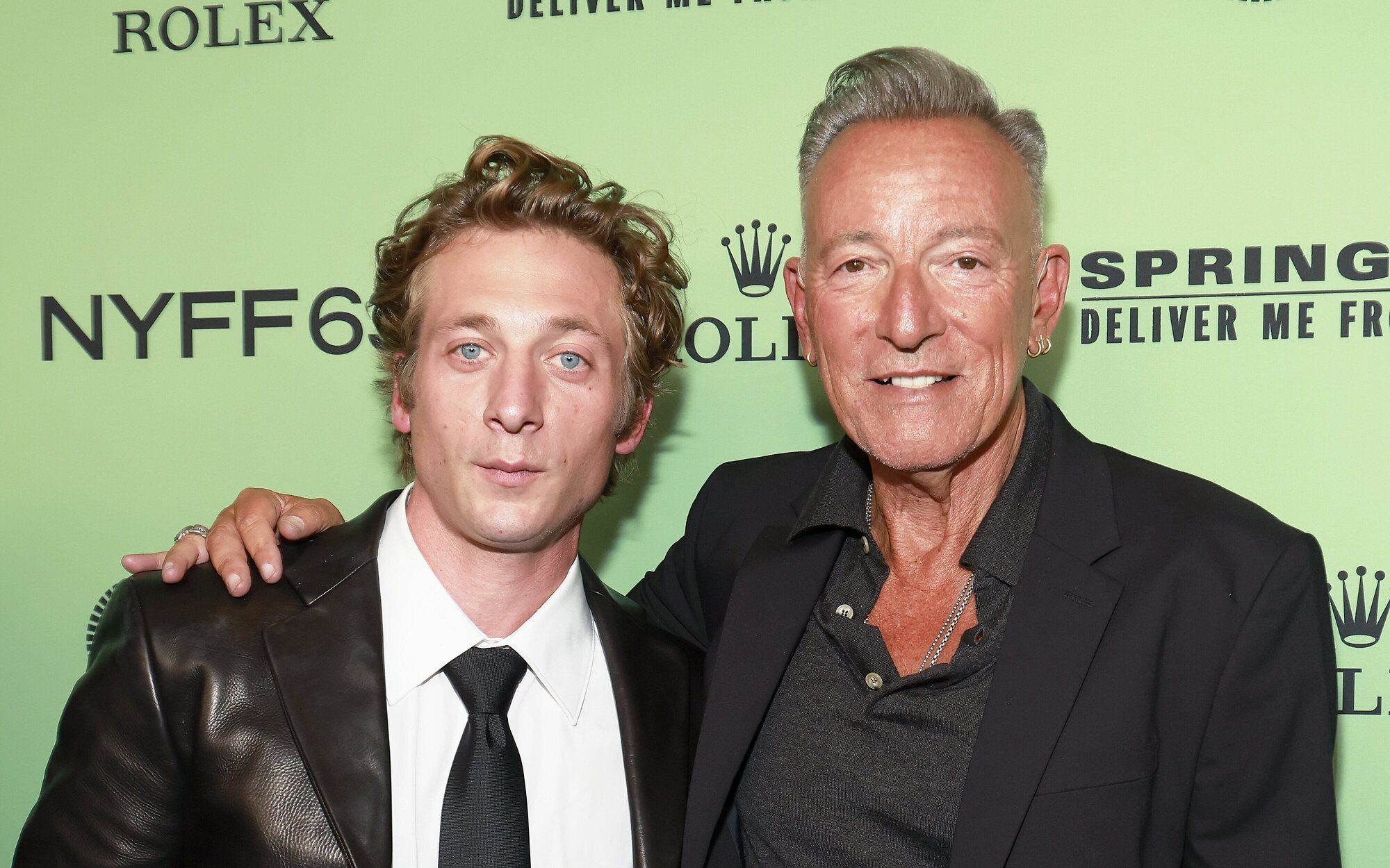Bruce Springsteen abraza a Jeremy Allen White en la premiere de su biopic y emociona a todo Hollywood